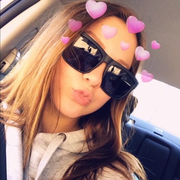 Meet your Posher, Kylee - Picture 1 of 1